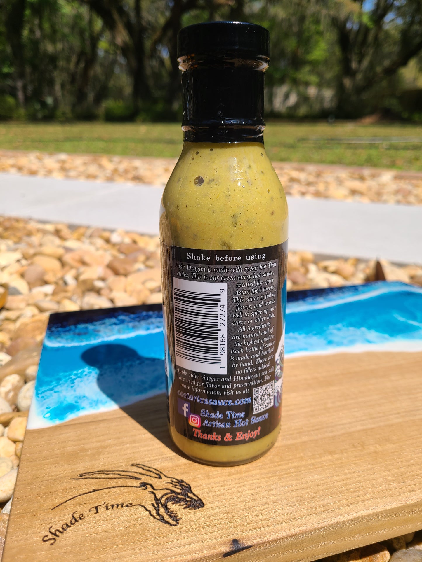 "Small-batch Thai-style curry sauce with green chilis by Shade Time"